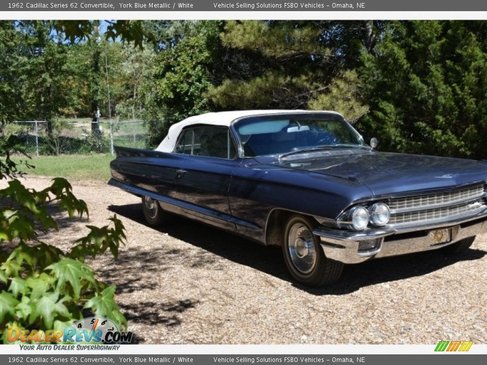 1962 Cadillac Series 62 Convertible York Blue Metallic / White Photo #16