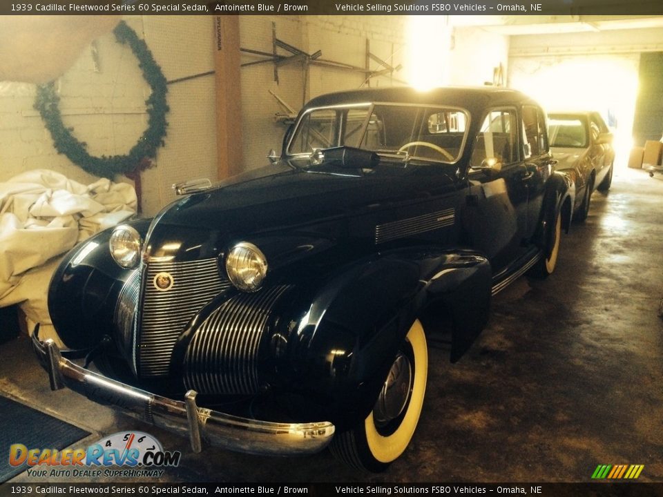 Antoinette Blue 1939 Cadillac Fleetwood Series 60 Special Sedan Photo #4