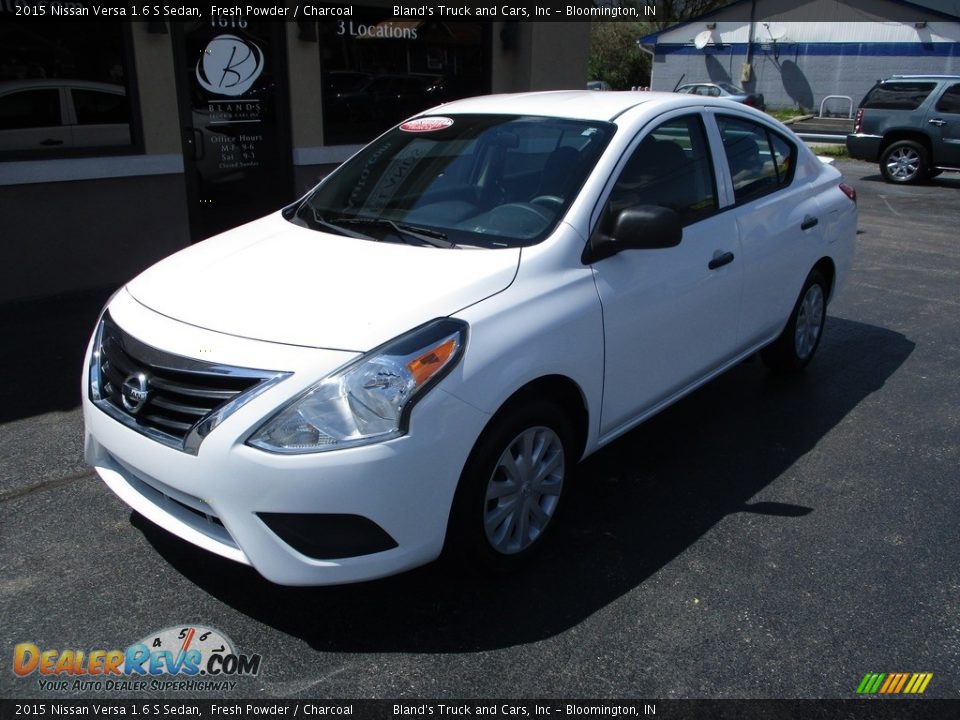 2015 Nissan Versa 1.6 S Sedan Fresh Powder / Charcoal Photo #2