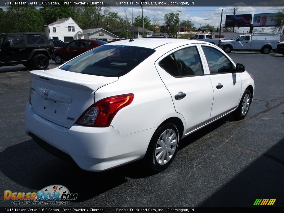 2015 Nissan Versa 1.6 S Sedan Fresh Powder / Charcoal Photo #4