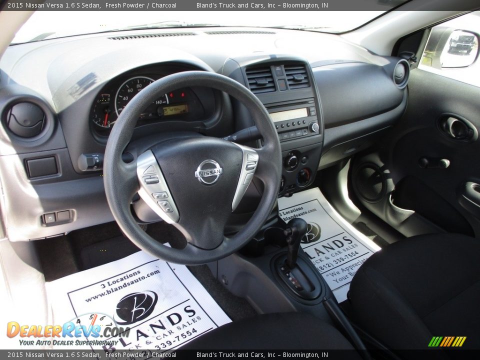 2015 Nissan Versa 1.6 S Sedan Fresh Powder / Charcoal Photo #6