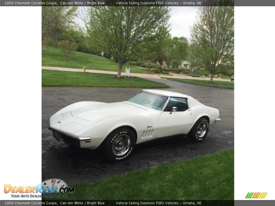 Front 3/4 View of 1969 Chevrolet Corvette Coupe Photo #2