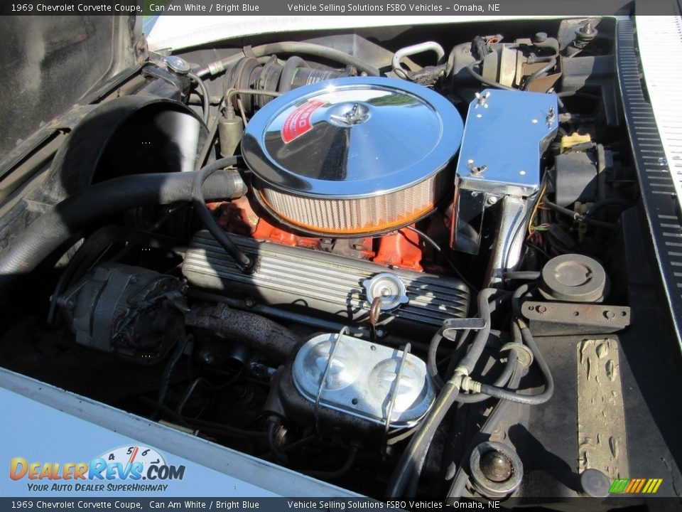 1969 Chevrolet Corvette Coupe Can Am White / Bright Blue Photo #3