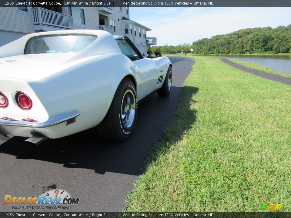 1969 Chevrolet Corvette Coupe Can Am White / Bright Blue Photo #8