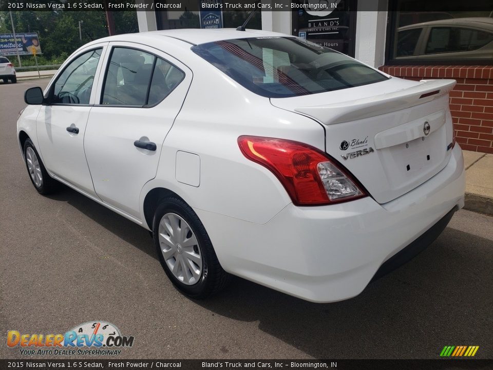 2015 Nissan Versa 1.6 S Sedan Fresh Powder / Charcoal Photo #18