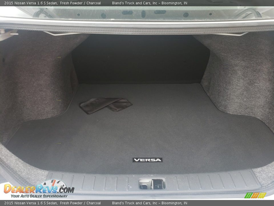 2015 Nissan Versa 1.6 S Sedan Fresh Powder / Charcoal Photo #21