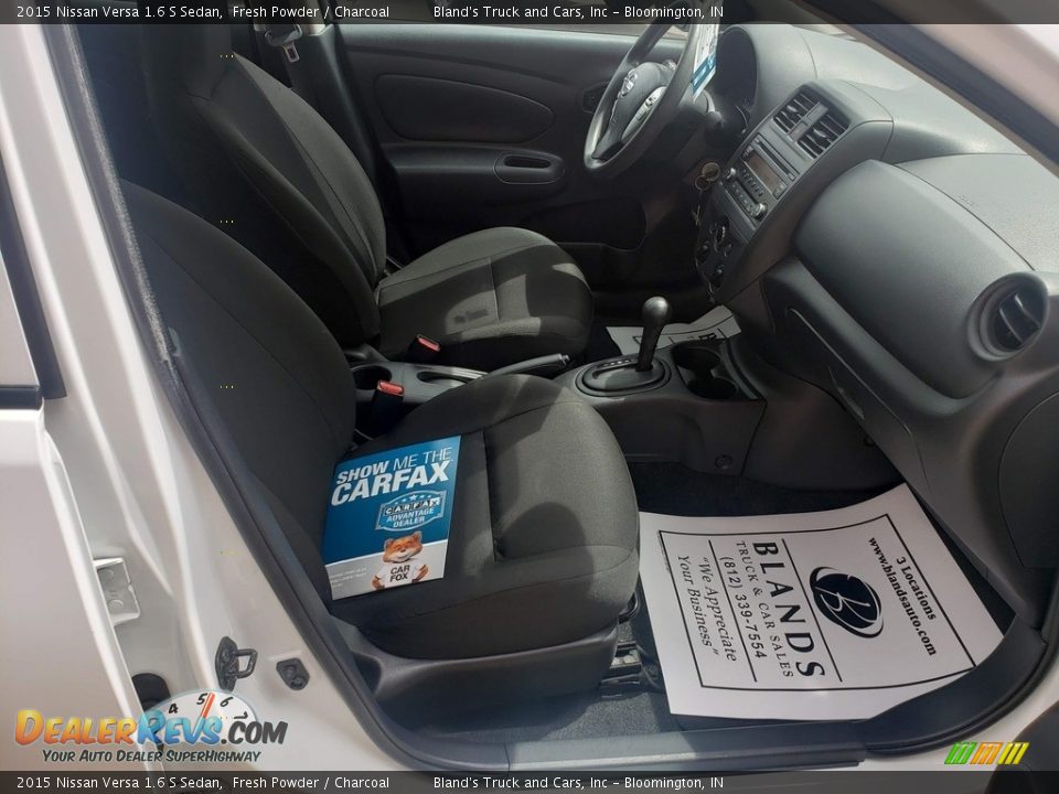 2015 Nissan Versa 1.6 S Sedan Fresh Powder / Charcoal Photo #26