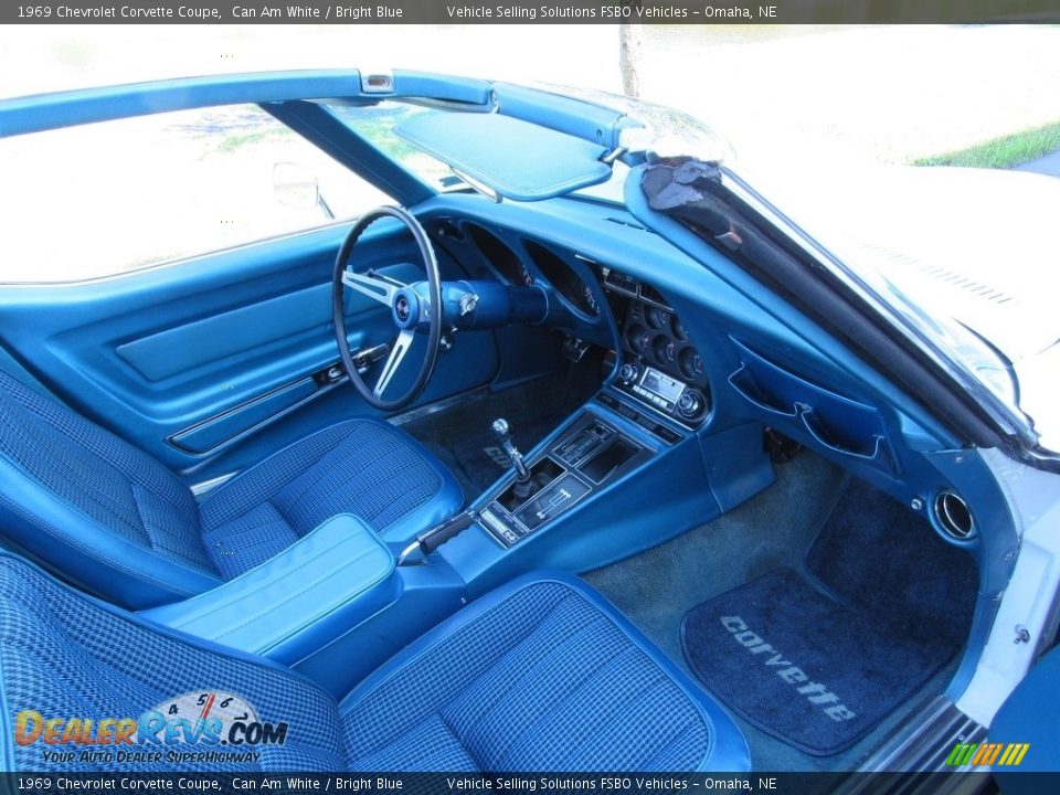 Front Seat of 1969 Chevrolet Corvette Coupe Photo #18