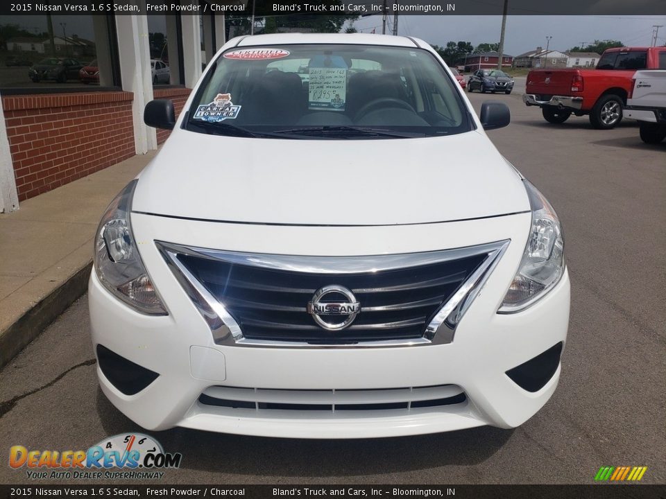 2015 Nissan Versa 1.6 S Sedan Fresh Powder / Charcoal Photo #30