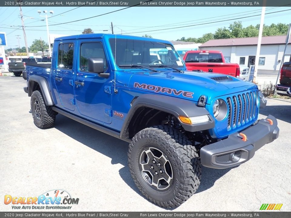 Front 3/4 View of 2020 Jeep Gladiator Mojave 4x4 Photo #7