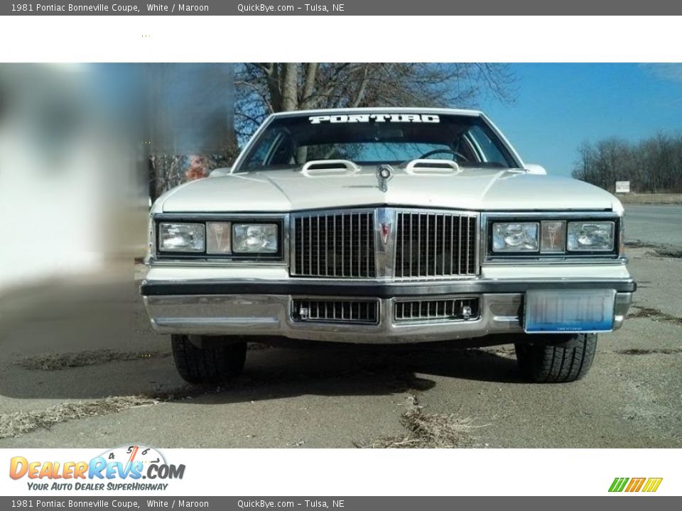 1981 Pontiac Bonneville Coupe White / Maroon Photo #2