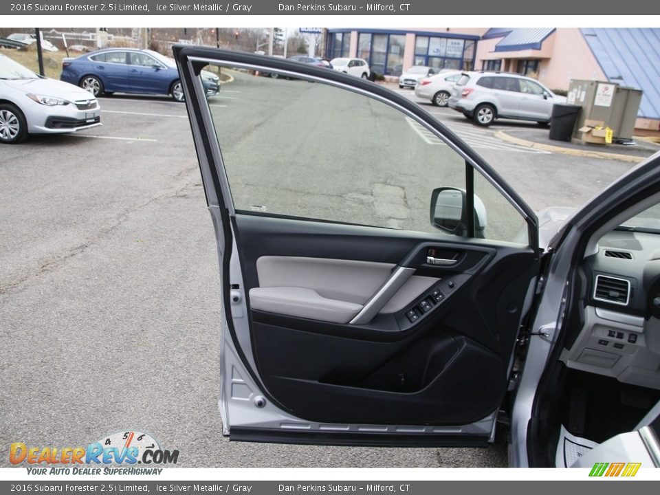 2016 Subaru Forester 2.5i Limited Ice Silver Metallic / Gray Photo #9