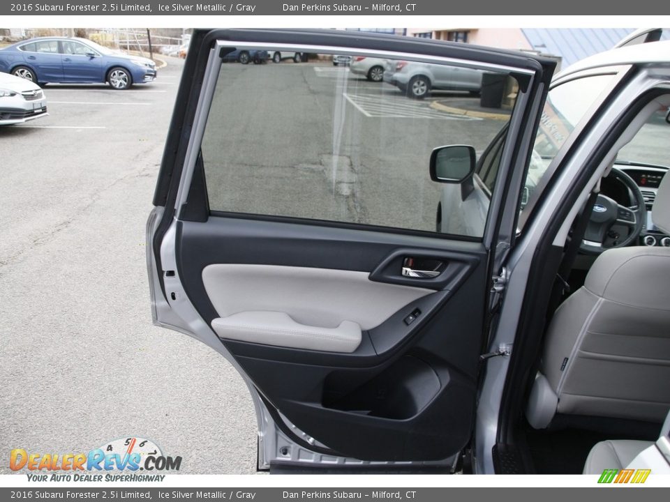 2016 Subaru Forester 2.5i Limited Ice Silver Metallic / Gray Photo #12
