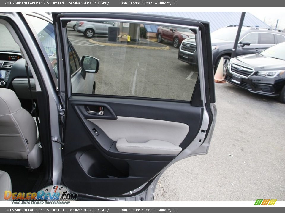 2016 Subaru Forester 2.5i Limited Ice Silver Metallic / Gray Photo #15