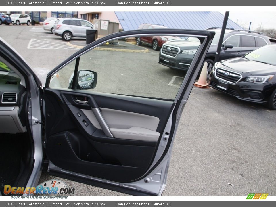 2016 Subaru Forester 2.5i Limited Ice Silver Metallic / Gray Photo #17