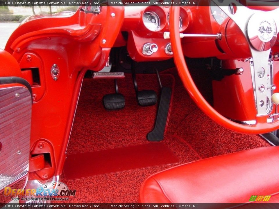 Controls of 1961 Chevrolet Corvette Convertible Photo #6