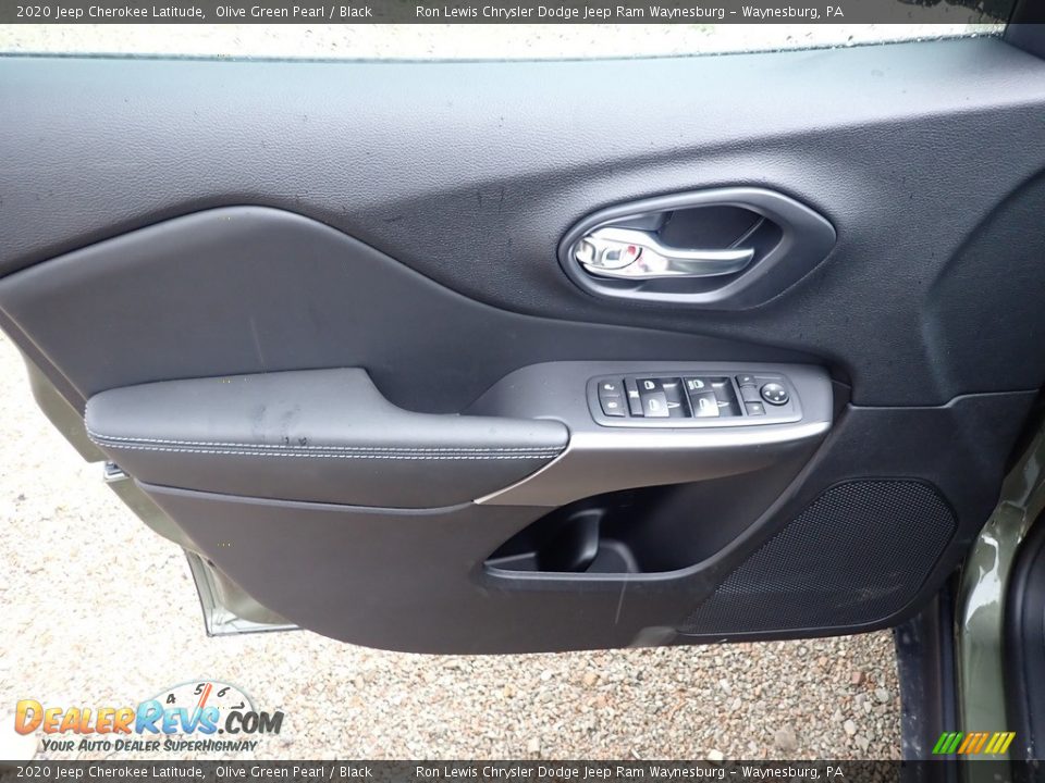 Door Panel of 2020 Jeep Cherokee Latitude Photo #14