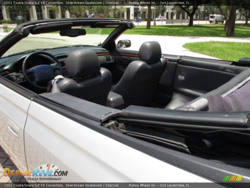 2001 Toyota Solara SLE V6 Convertible Silverstream Opalescent / Charcoal Photo #24