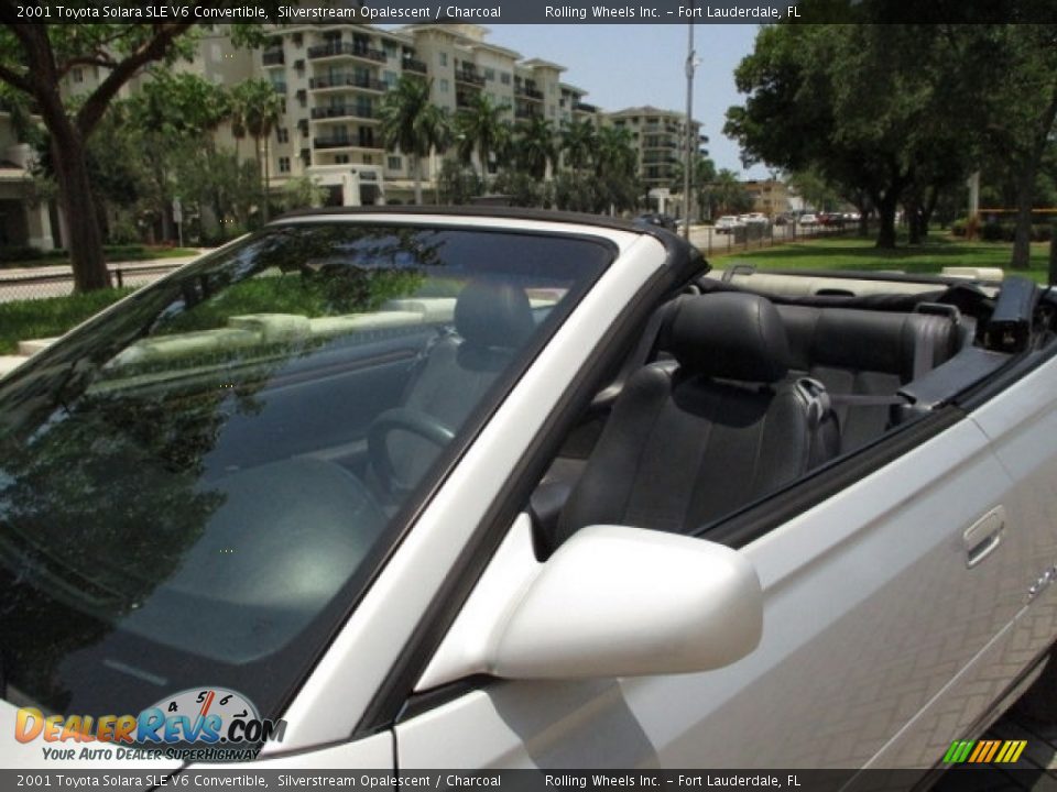 2001 Toyota Solara SLE V6 Convertible Silverstream Opalescent / Charcoal Photo #36