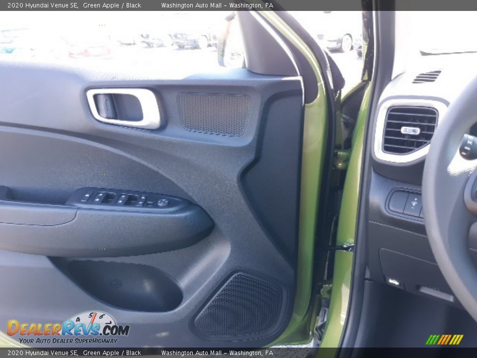 2020 Hyundai Venue SE Green Apple / Black Photo #7