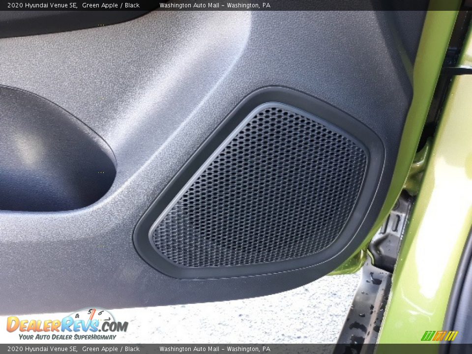 2020 Hyundai Venue SE Green Apple / Black Photo #9