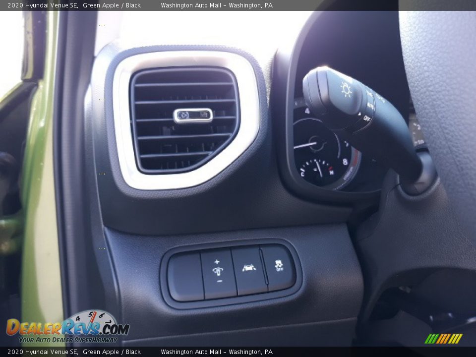2020 Hyundai Venue SE Green Apple / Black Photo #10