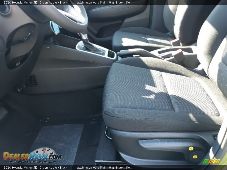 2020 Hyundai Venue SE Green Apple / Black Photo #18