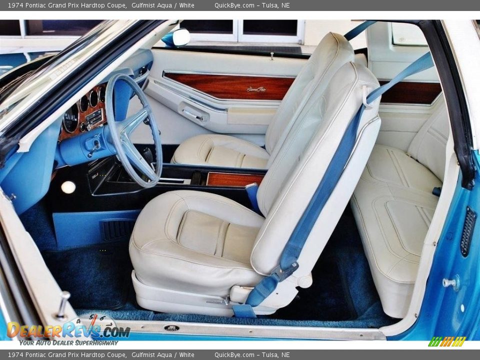 White Interior - 1974 Pontiac Grand Prix Hardtop Coupe Photo #10