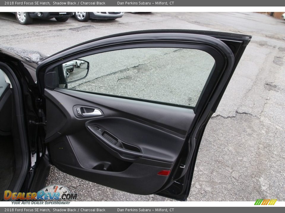 2018 Ford Focus SE Hatch Shadow Black / Charcoal Black Photo #16