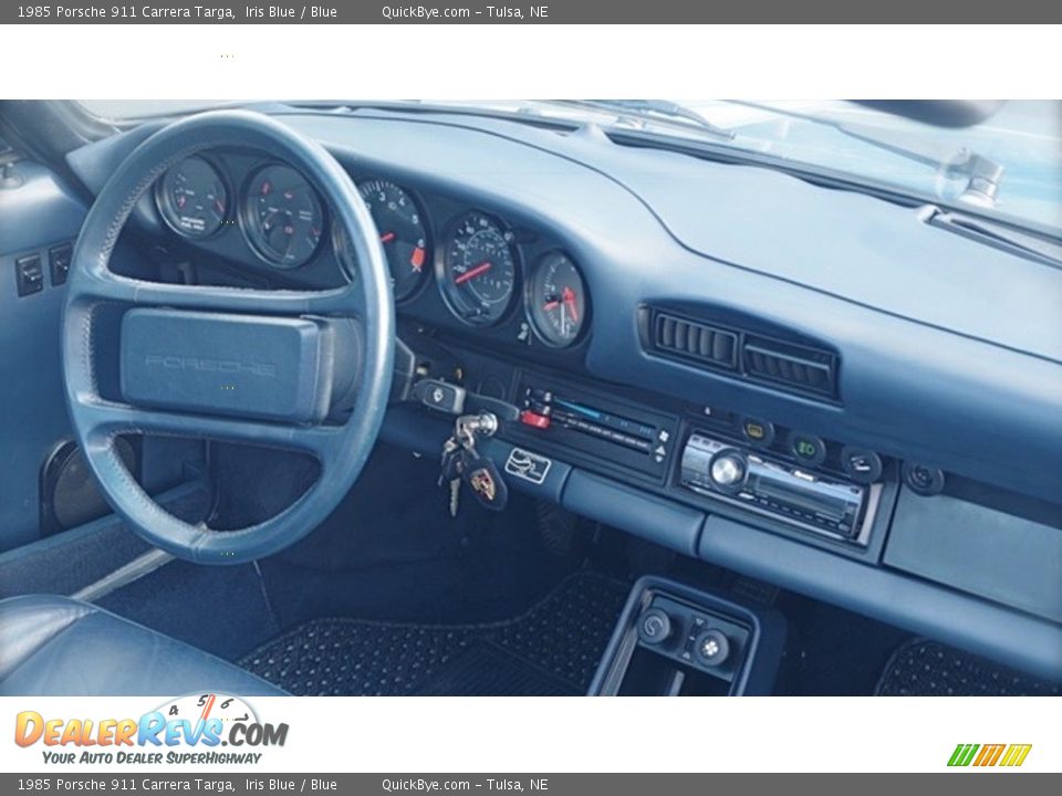 Dashboard of 1985 Porsche 911 Carrera Targa Photo #11