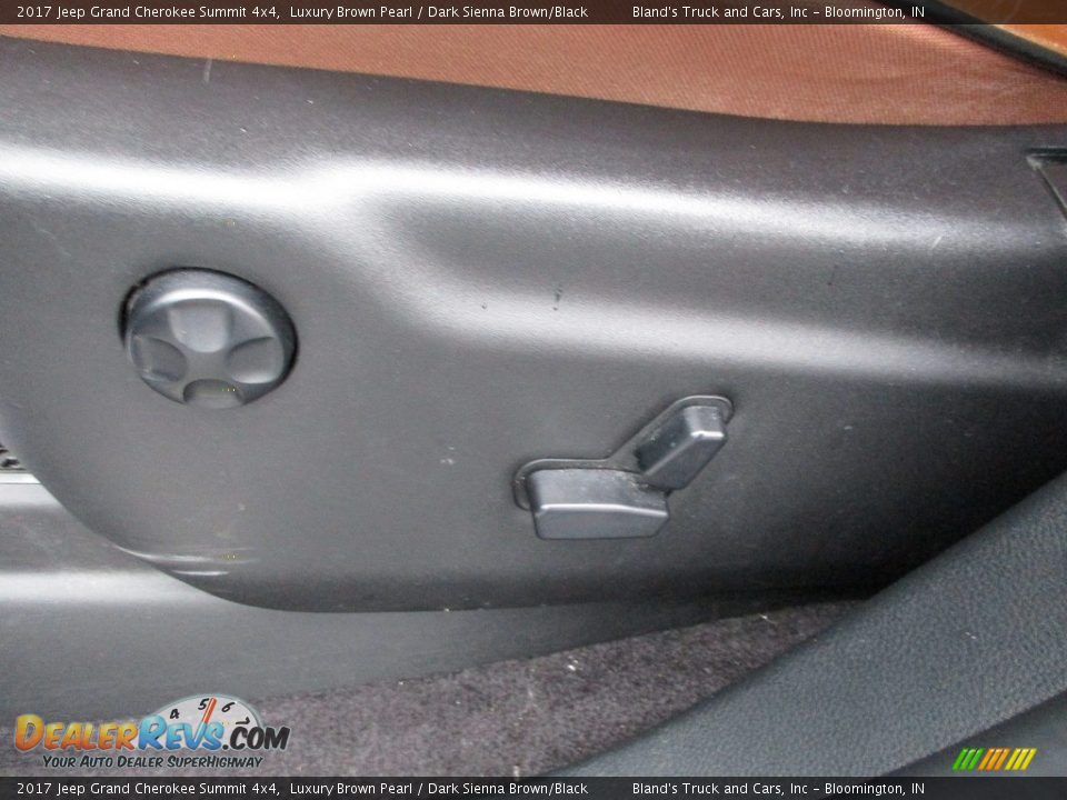 2017 Jeep Grand Cherokee Summit 4x4 Luxury Brown Pearl / Dark Sienna Brown/Black Photo #12