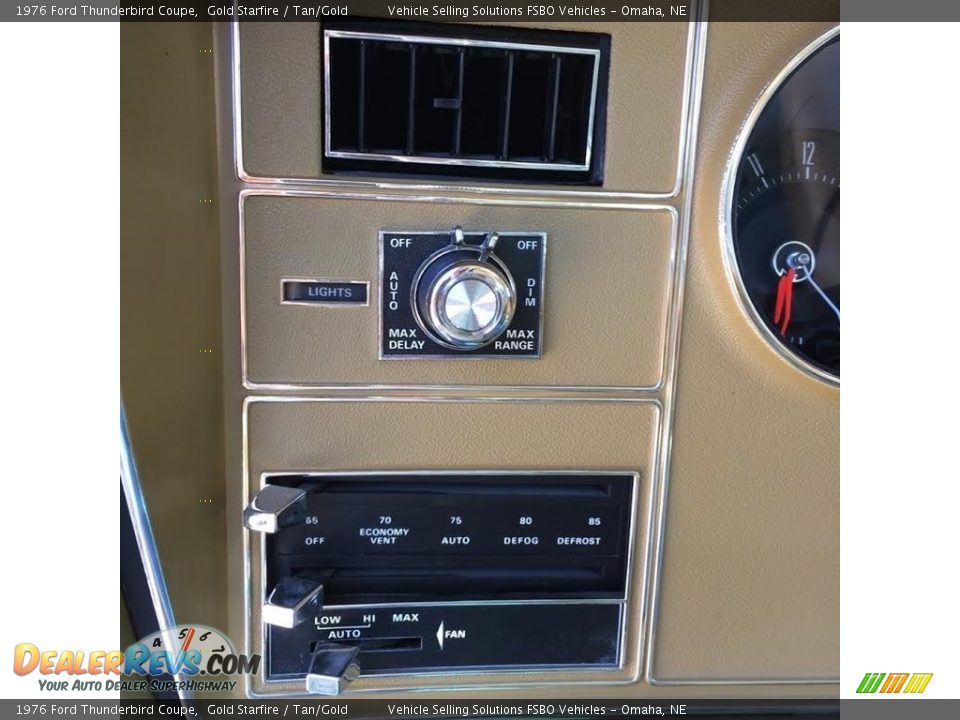Controls of 1976 Ford Thunderbird Coupe Photo #13