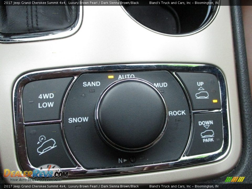 2017 Jeep Grand Cherokee Summit 4x4 Luxury Brown Pearl / Dark Sienna Brown/Black Photo #29