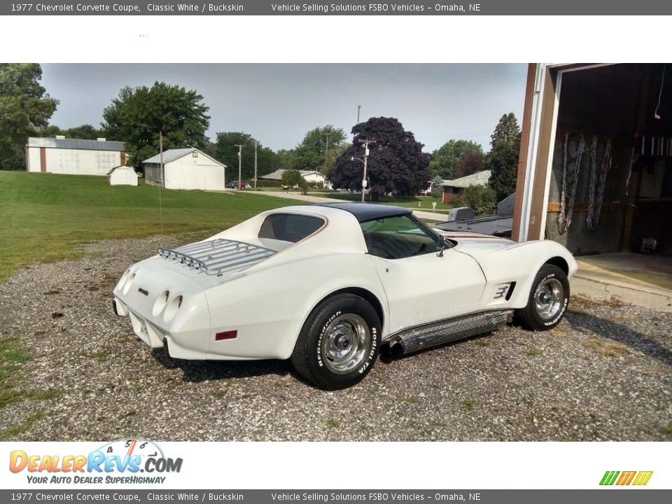 1977 Chevrolet Corvette Coupe Classic White / Buckskin Photo #2