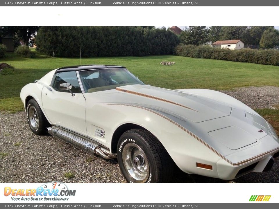 Front 3/4 View of 1977 Chevrolet Corvette Coupe Photo #5