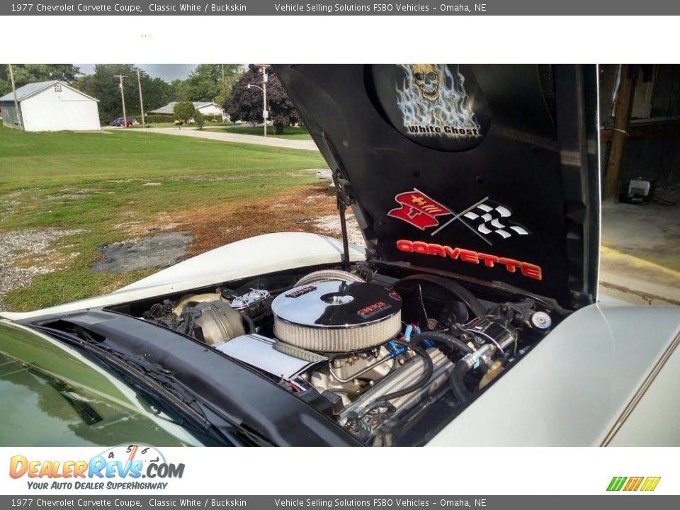 1977 Chevrolet Corvette Coupe Classic White / Buckskin Photo #9