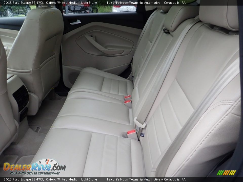 2015 Ford Escape SE 4WD Oxford White / Medium Light Stone Photo #16