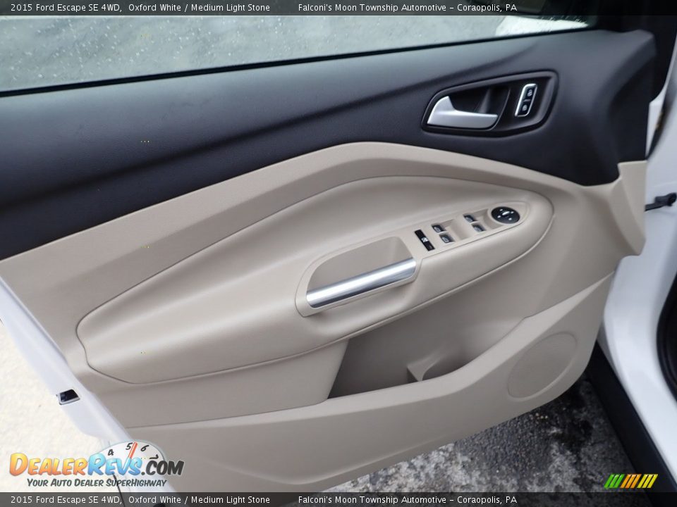 2015 Ford Escape SE 4WD Oxford White / Medium Light Stone Photo #18