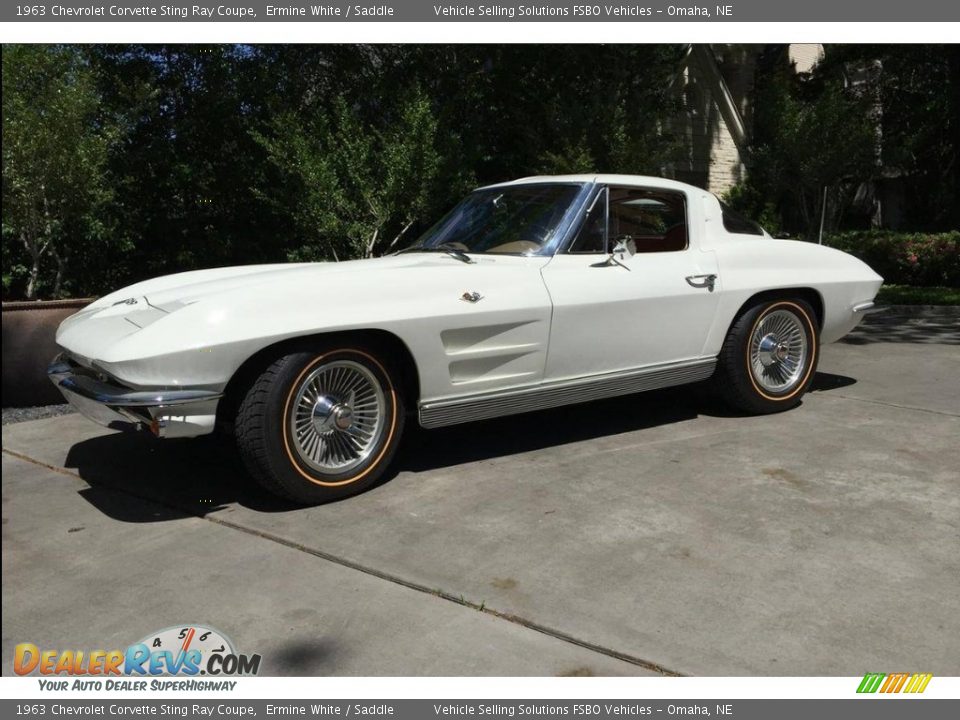 1963 Chevrolet Corvette Sting Ray Coupe Ermine White / Saddle Photo #3