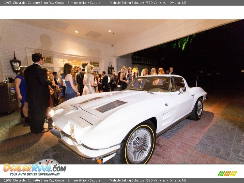 1963 Chevrolet Corvette Sting Ray Coupe Ermine White / Saddle Photo #4