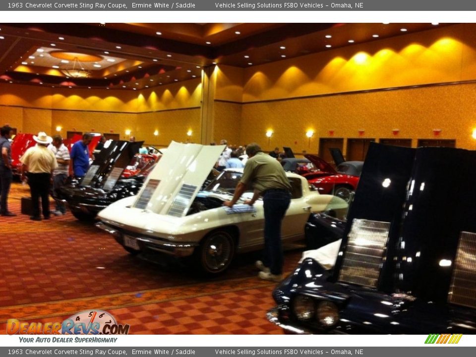 1963 Chevrolet Corvette Sting Ray Coupe Ermine White / Saddle Photo #16