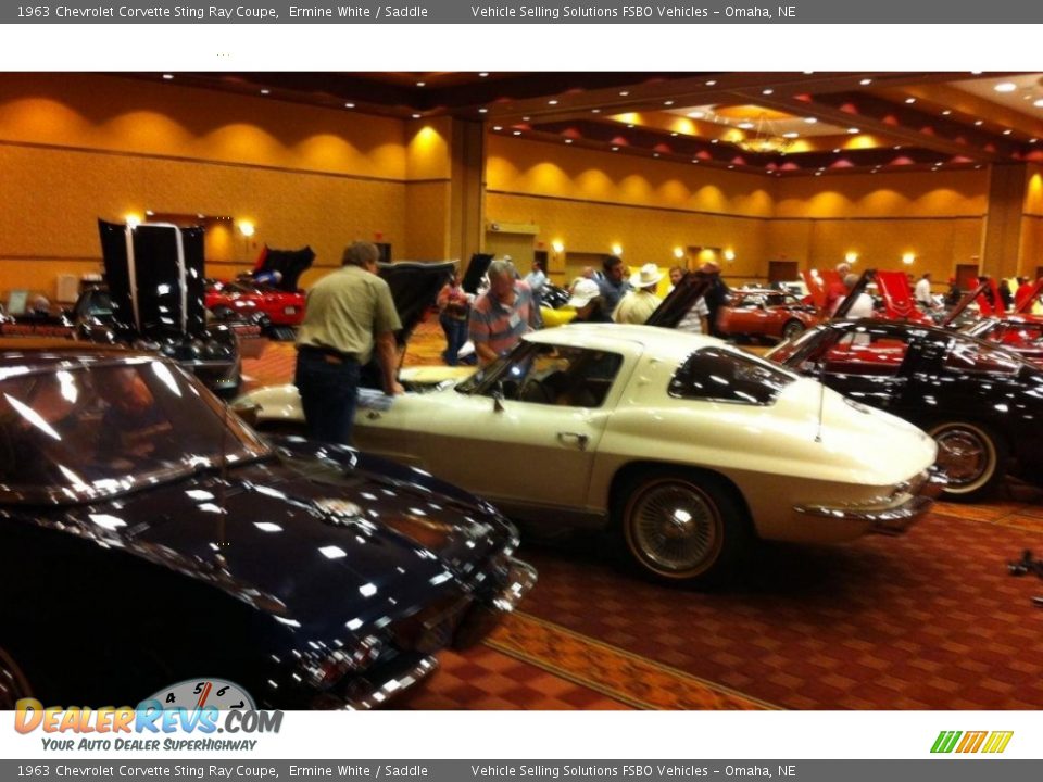 1963 Chevrolet Corvette Sting Ray Coupe Ermine White / Saddle Photo #17