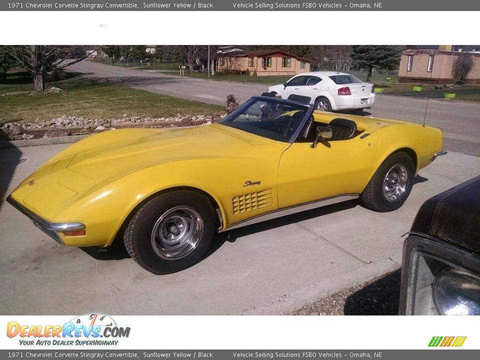 Front 3/4 View of 1971 Chevrolet Corvette Stingray Convertible Photo #1