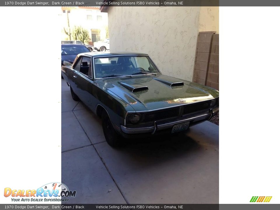 Front 3/4 View of 1970 Dodge Dart Swinger Photo #1