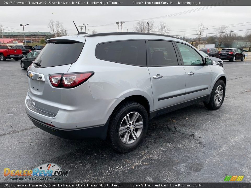 2017 Chevrolet Traverse LS Silver Ice Metallic / Dark Titanium/Light Titanium Photo #5
