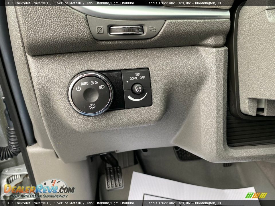 2017 Chevrolet Traverse LS Silver Ice Metallic / Dark Titanium/Light Titanium Photo #16