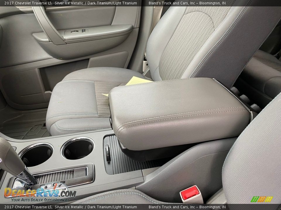2017 Chevrolet Traverse LS Silver Ice Metallic / Dark Titanium/Light Titanium Photo #25