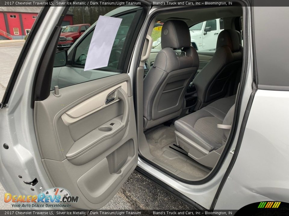 2017 Chevrolet Traverse LS Silver Ice Metallic / Dark Titanium/Light Titanium Photo #26