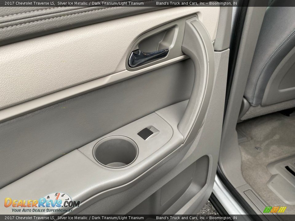 2017 Chevrolet Traverse LS Silver Ice Metallic / Dark Titanium/Light Titanium Photo #27