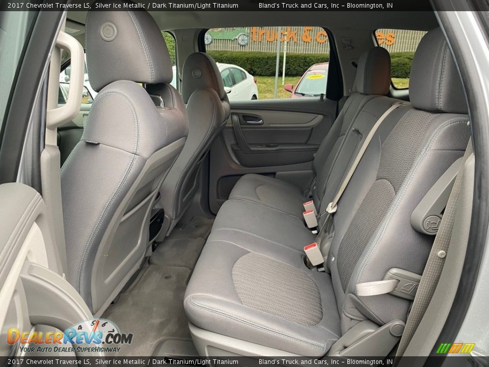 2017 Chevrolet Traverse LS Silver Ice Metallic / Dark Titanium/Light Titanium Photo #28